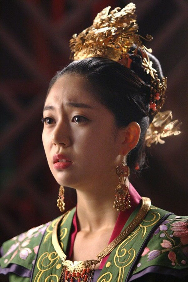 Nữ diễn viên nổi tiếng sắp lên xe hoa, danh tính nửa kia gây tò mò - Ảnh 2.